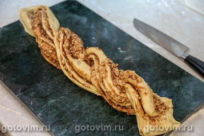 Пасхальный венок с грецкими орехами и корицей Пасхальный венок с грецкими орехами и корицей