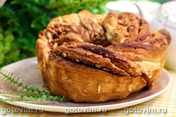 Пасхальный венок с грецкими орехами и корицей Пасхальный венок с грецкими орехами и корицей