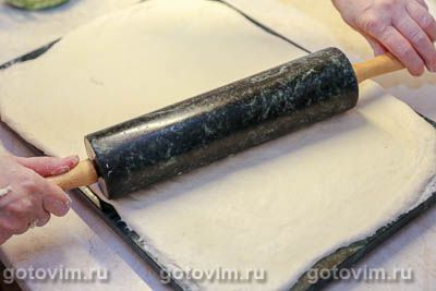 Плетеный хлеб с чесноком и укропом (без яиц и молока) Плетеный хлеб с чесноком и укропом (без яиц и молока)