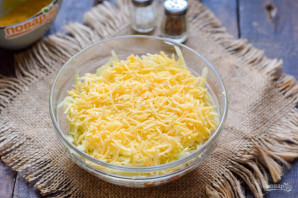 Слоеный салат с тунцом и яблоком Слоеный салат с тунцом и яблоком