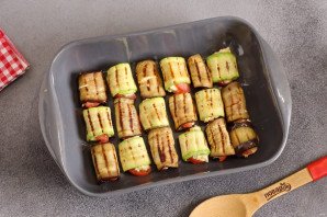 Рулетики из кабачков и баклажанов Рулетики из кабачков и баклажанов