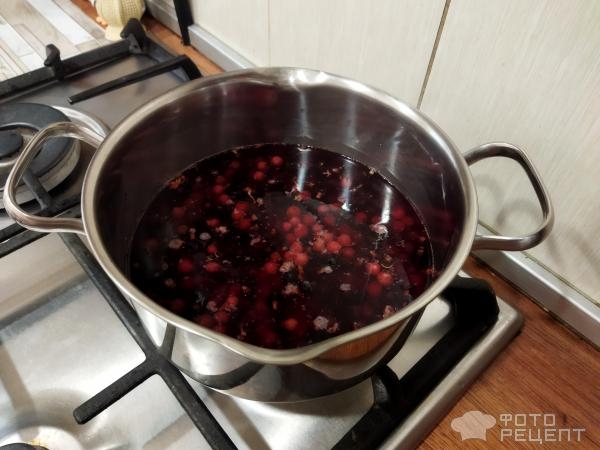 Рецепт: Витаминный морс - смородиновое ассорти из красной и чёрной смородины Рецепт: Витаминный морс - смородиновое ассорти из красной и чёрной смородины
