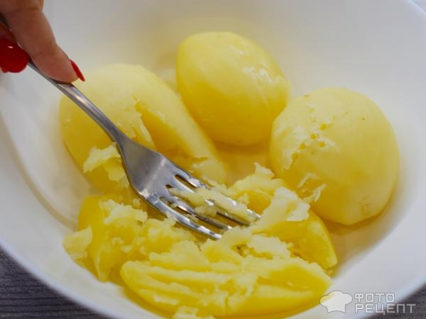 Рецепт: Жареные пирожки с картофелем - "Лапти" на сковороде. Вкусно и сытно! Рецепт: Жареные пирожки с картофелем - "Лапти" на сковороде. Вкусно и сытно!