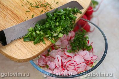 Салат из редиски с огурцом, яйцом и плавленым сырком Салат из редиски с огурцом, яйцом и плавленым сырком