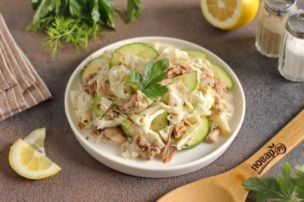 Салат с тунцом и пекинской капустой