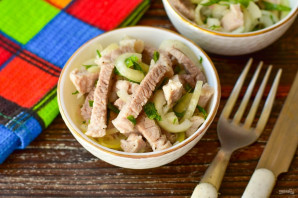 Деревенский салат с мясом