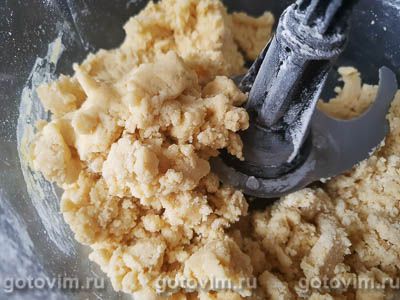 Песочный пирог с заварным кремом и консервированными абрикосами Песочный пирог с заварным кремом и консервированными абрикосами