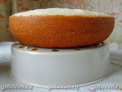 Торт с грушей и творожным кремом в мультиварке