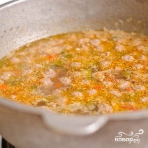 Суп с фрикадельками и помидорами Суп с фрикадельками и помидорами