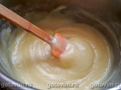 Песочный пирог с заварным кремом и консервированными абрикосами Песочный пирог с заварным кремом и консервированными абрикосами