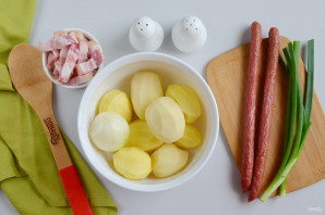 Жареная картошка с охотничьими колбасками Жареная картошка с охотничьими колбасками