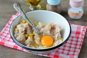 Котлеты из индейки с кукурузой Котлеты из индейки с кукурузой