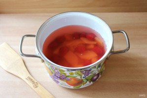 Компот из консервированных фруктов Компот из консервированных фруктов