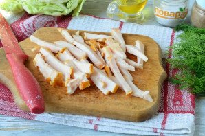 Салат с капустой, ветчиной и сухариками Салат с капустой, ветчиной и сухариками