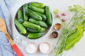 Маринованные огурцы в литровых банках Маринованные огурцы в литровых банках