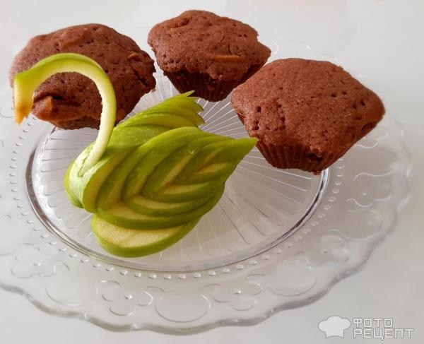 Рецепт: Мини-шарлотка - Шоколадная мини-шарлотка с кусочками яблок, в виде кексиков, в микроволновке. Рецепт: Мини-шарлотка - Шоколадная мини-шарлотка с кусочками яблок, в виде кексиков, в микроволновке.