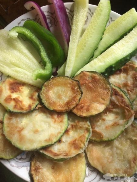 Рецепт: Закуска из жареных кабачков - Очень просто и так вкусно! Рецепт: Закуска из жареных кабачков - Очень просто и так вкусно!