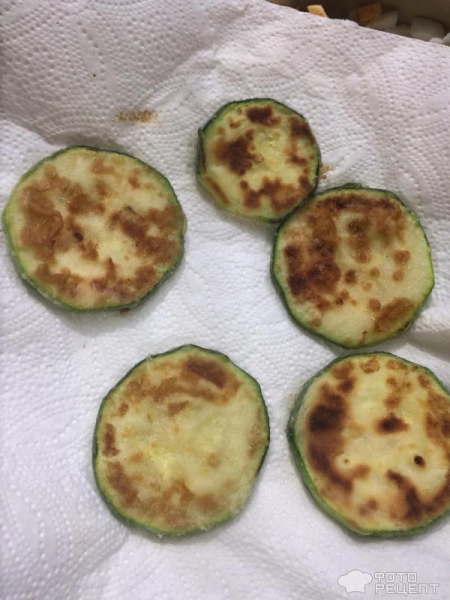 Рецепт: Закуска из жареных кабачков - Очень просто и так вкусно! Рецепт: Закуска из жареных кабачков - Очень просто и так вкусно!
