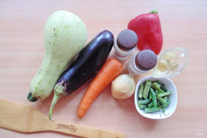 Кабачки тушеные с овощами и перцем Кабачки тушеные с овощами и перцем