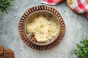 Салат "Арбузная долька" с курицей и грибами Салат "Арбузная долька" с курицей и грибами