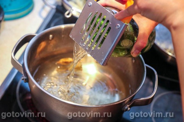 Маринованные огурцы с тархуном Маринованные огурцы с тархуном