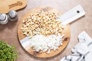 Шампиньоны с начинкой