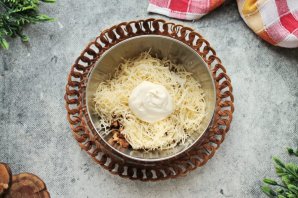 Салат "Арбузная долька" с курицей и грибами Салат "Арбузная долька" с курицей и грибами