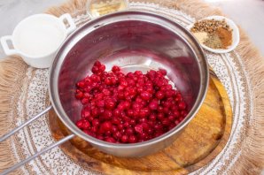 Соус к мясу из красной смородины Соус к мясу из красной смородины