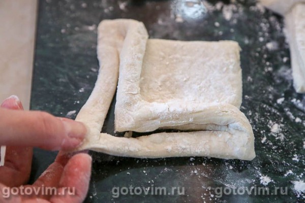 Слойки с творогом и нектаринами Слойки с творогом и нектаринами