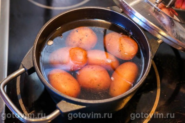 Молодой картофель с мятой и чесноком Молодой картофель с мятой и чесноком