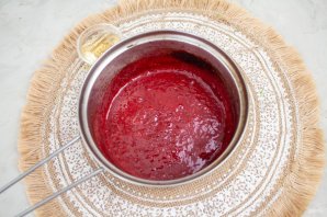 Соус к мясу из красной смородины Соус к мясу из красной смородины