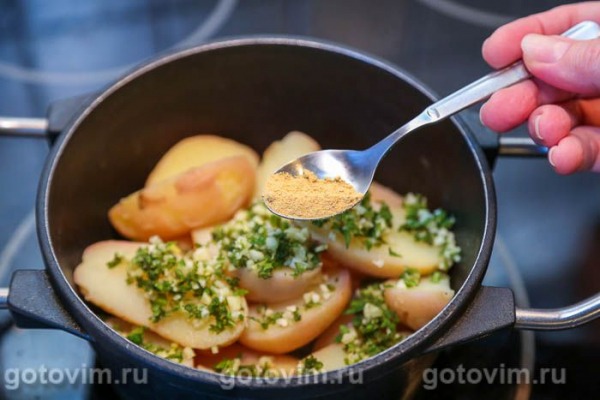 Молодой картофель с мятой и чесноком Молодой картофель с мятой и чесноком