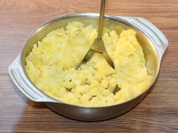 Рожки - пирожки на картофельном тесте с начинкой Рожки - пирожки на картофельном тесте с начинкой