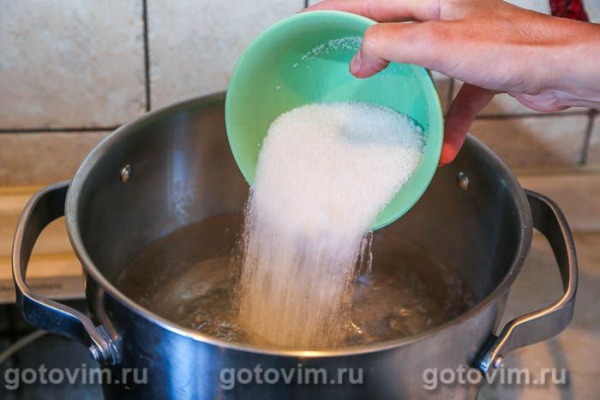Компот из абрикосов и вишни Компот из абрикосов и вишни