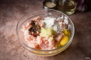 Куриные котлеты в мультиварке Куриные котлеты в мультиварке