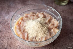 Куриные котлеты в мультиварке Куриные котлеты в мультиварке