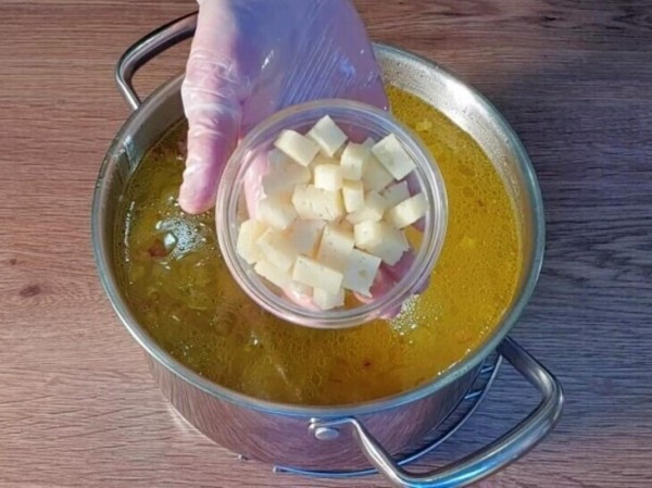 Cуп из куриных шеек с рисом Cуп из куриных шеек с рисом