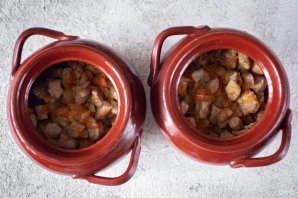 Рис с мясом в горшочках Рис с мясом в горшочках