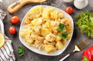 Куриная грудка, запеченная с картофелем Куриная грудка, запеченная с картофелем