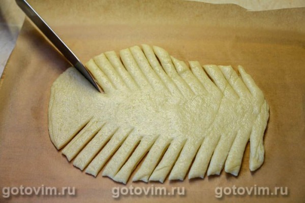 Пирог-плетенка с белыми грибами в сметане с яйцом Пирог-плетенка с белыми грибами в сметане с яйцом
