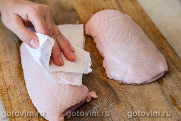 Утиные грудки с соусом из калины Утиные грудки с соусом из калины