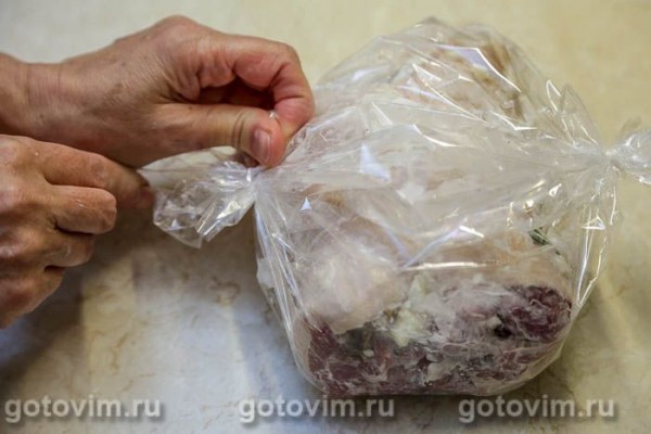 Рулет из свиной рульки с жареными лисичками Рулет из свиной рульки с жареными лисичками