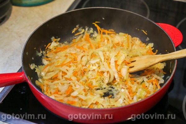 Мясные щи с фасолью, квашеной и свежей капустой Мясные щи с фасолью, квашеной и свежей капустой