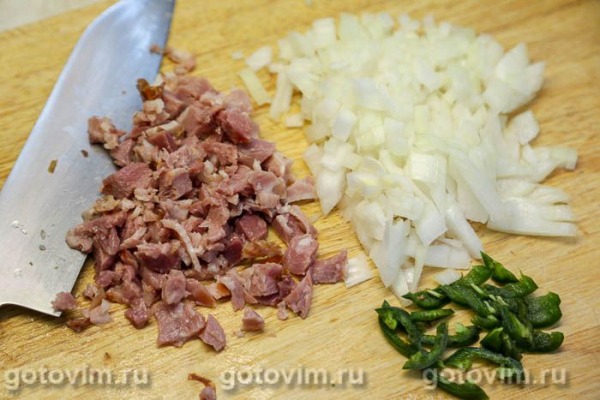 Рулет из свинины с острым перцем, беконом и сыром Рулет из свинины с острым перцем, беконом и сыром