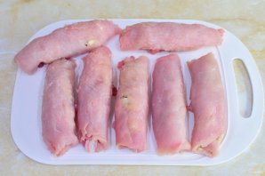 Рулетики из свинины с начинкой