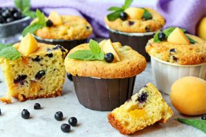 Маффины с черникой и абрикосами Маффины с черникой и абрикосами