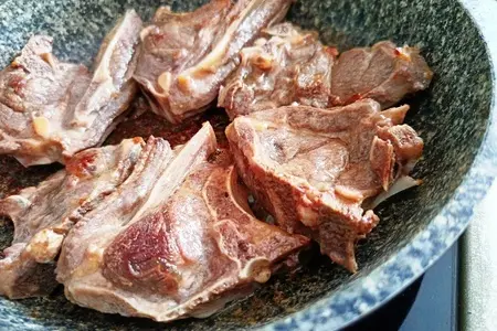 Чакапули из ягнёнка - пасхальное грузинское блюдо Чакапули из ягнёнка - пасхальное грузинское блюдо