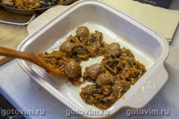 Лазанья с фрикадельками, овощным соусом и бешамель Лазанья с фрикадельками, овощным соусом и бешамель