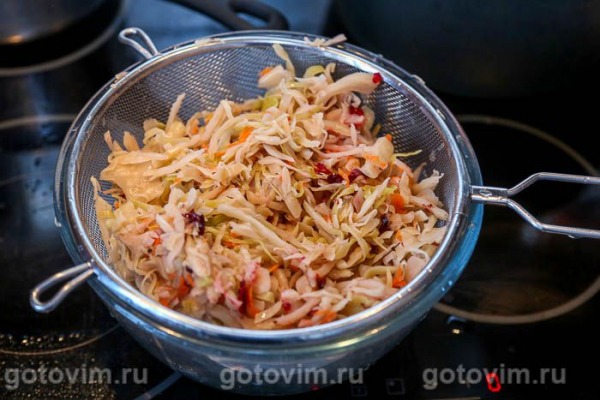Тушеная квашеная капуста с фасолью и мадерой Тушеная квашеная капуста с фасолью и мадерой