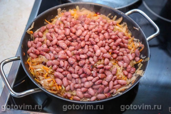 Тушеная квашеная капуста с фасолью и мадерой Тушеная квашеная капуста с фасолью и мадерой